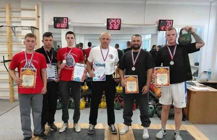Гиревики Свободненского района завоевали серебро на соревнованиях ДОСААФ