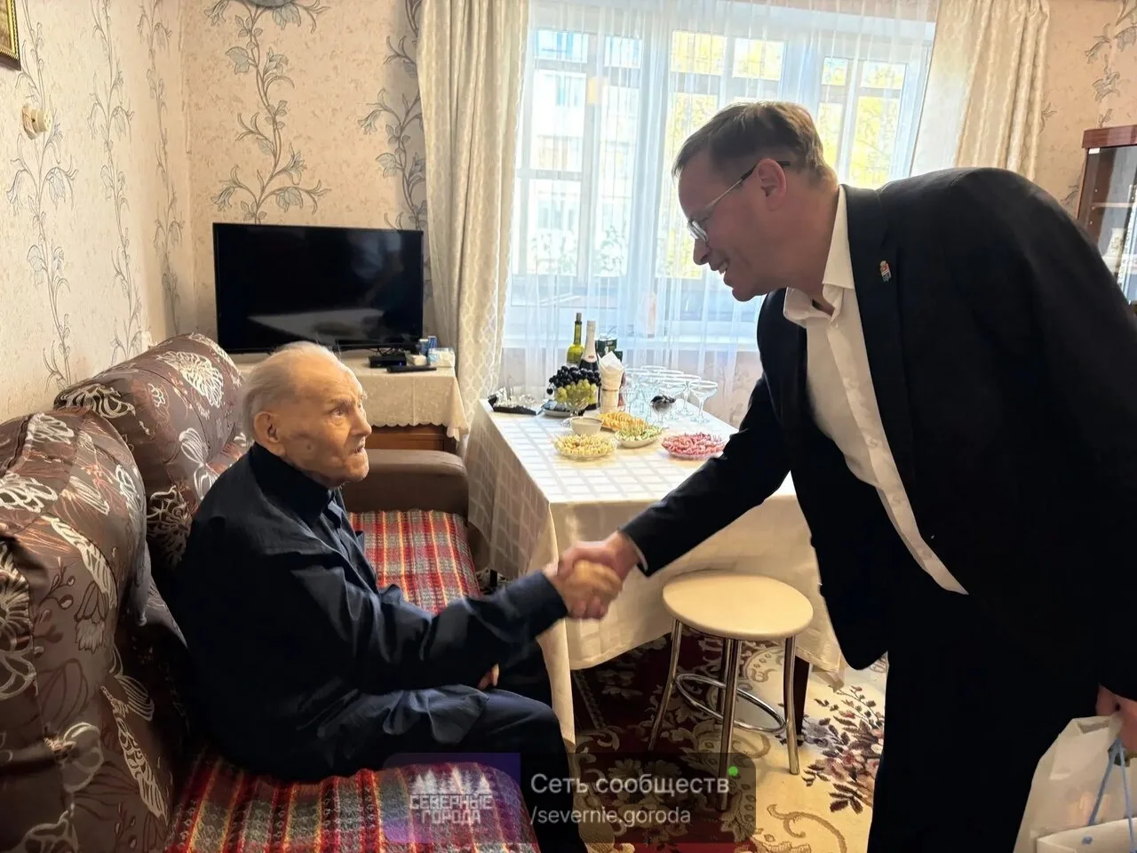 В Каменске-Уральском поздравили со 104-летием Почётного гражданина города и Свердловско...