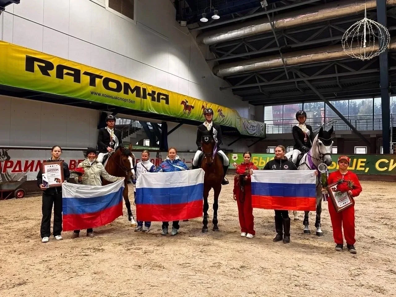 🇷🇺 Снова с флагом и гимном