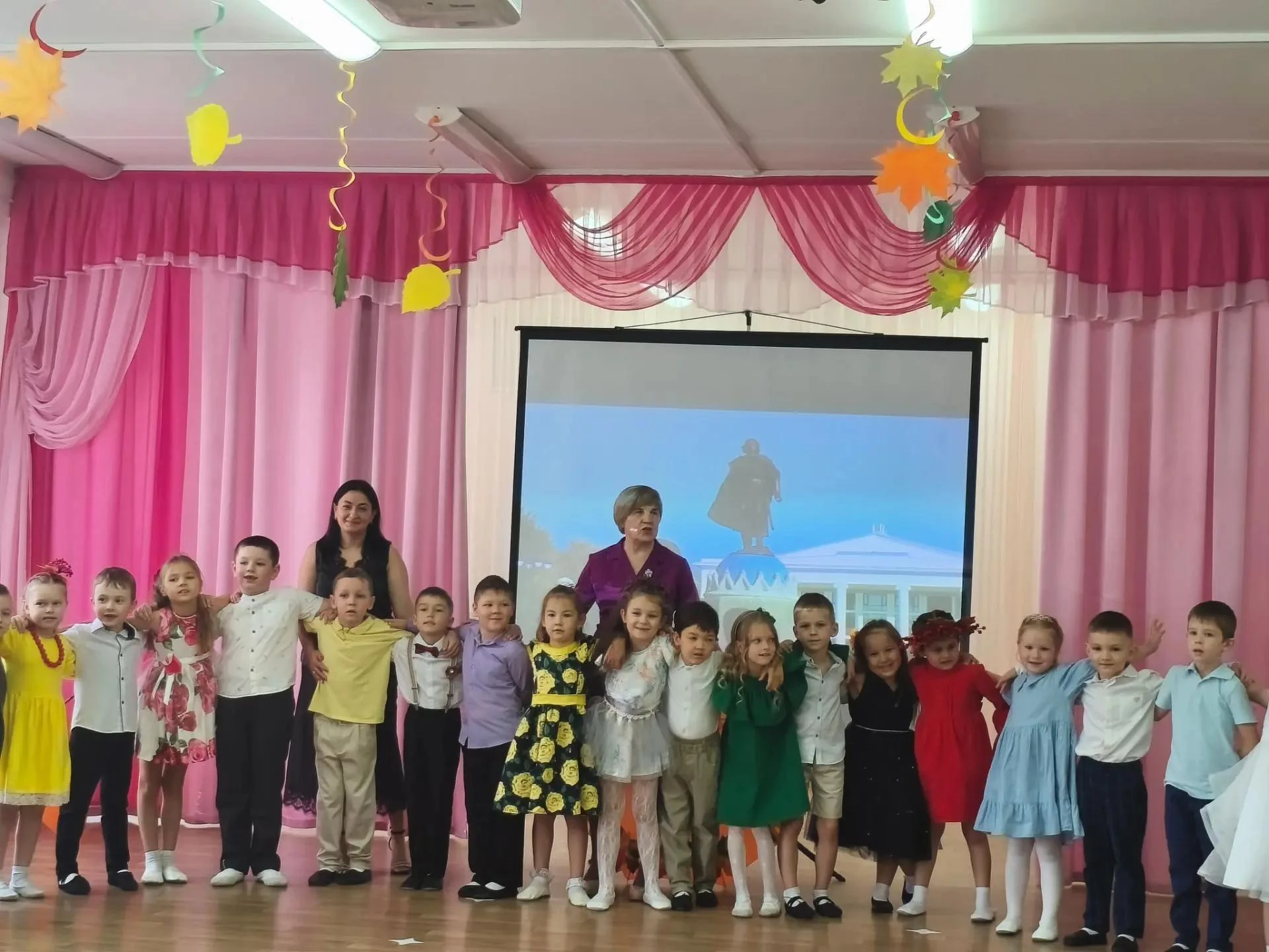 🍂 **Осенние утренники в подготовительных группах: «Радуга» и «Каруселька»** 🍂