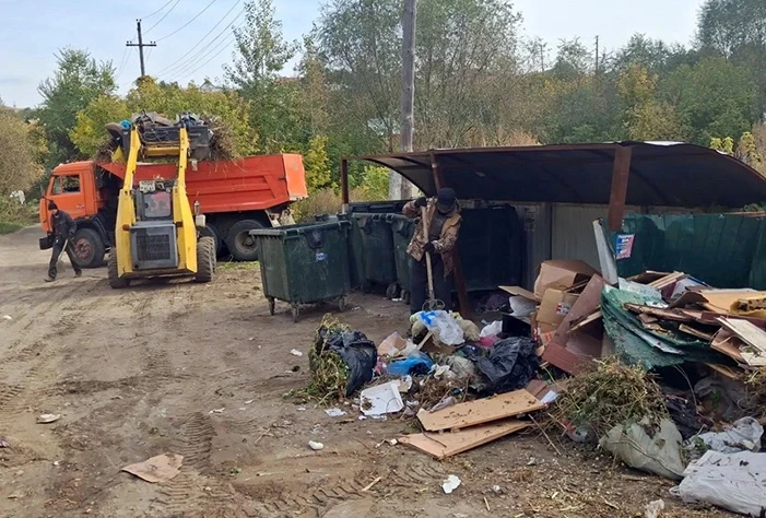 Глава хочет улучшить вывоз мусора в Вольске с помощью нового ломовоза