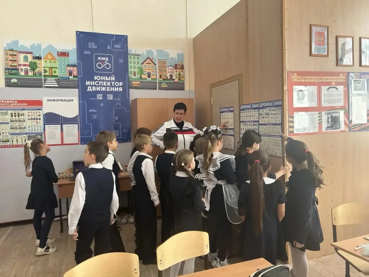 Спасибо Елене Владимировне Вадбольской за ее энергию, позитив и знания о ПДД, которые о...