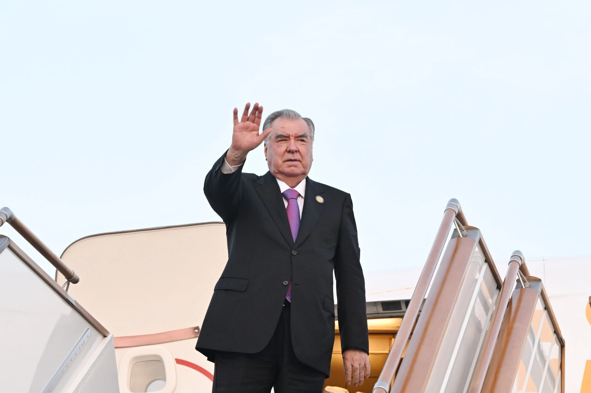 🇹🇯Рахмон отбыл из Баку в Ереван.