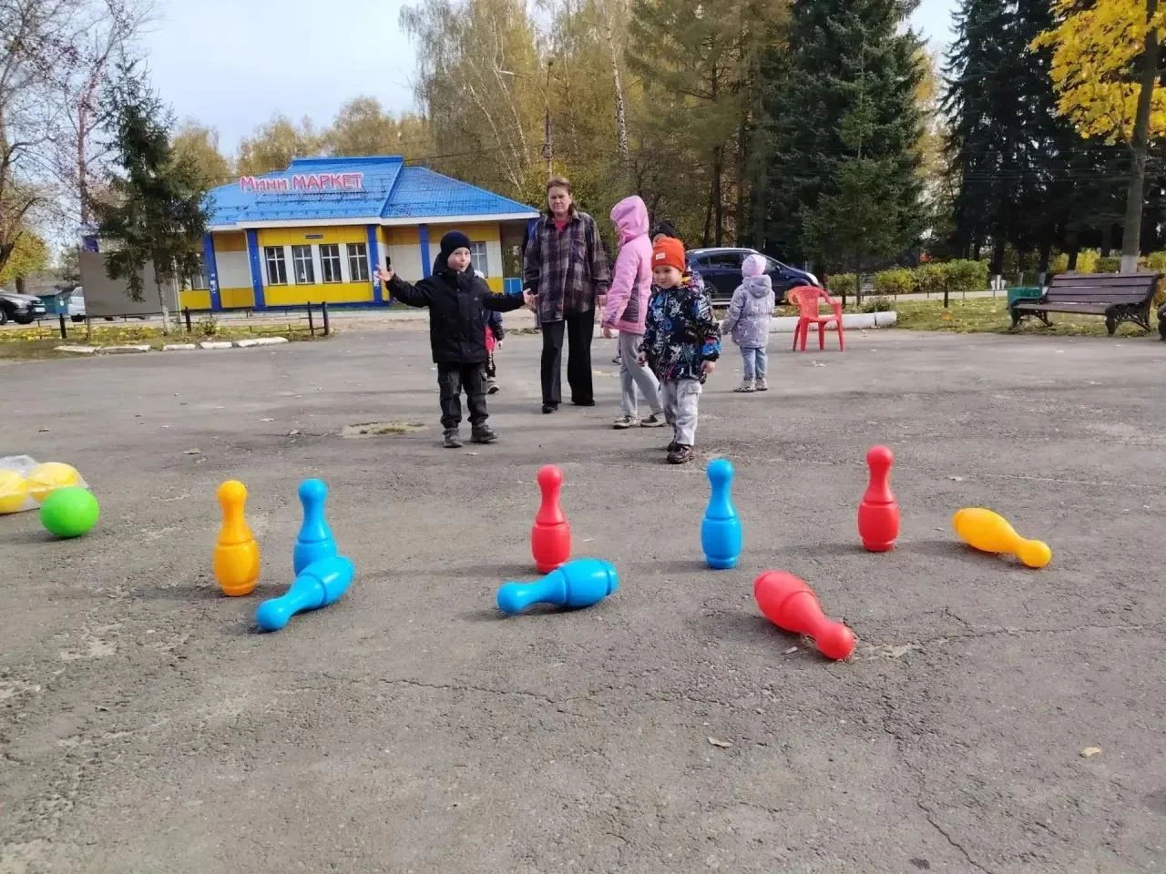🎉 8 октября на площади Березнецовского Дома культуры зажглись улыбки и звонкий смех — ...