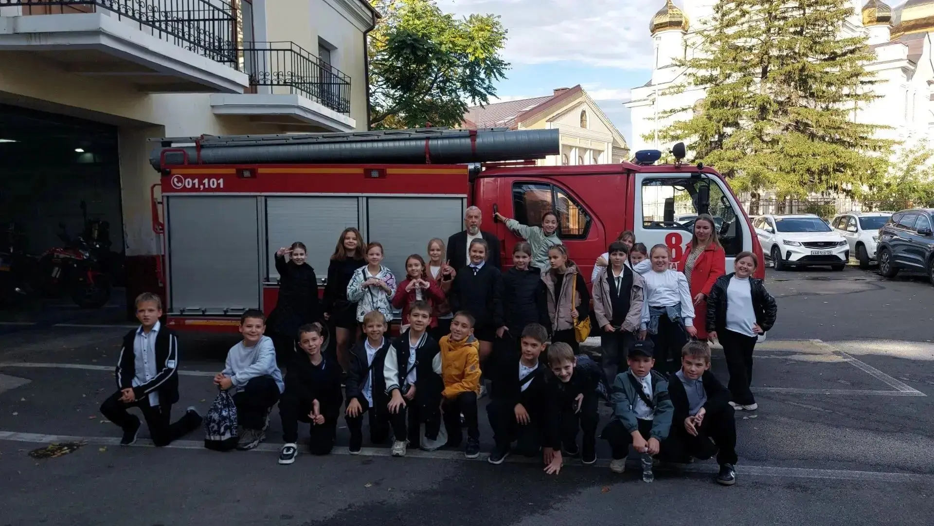 👨‍🚒Сегодня обучающиеся 4 «Б» класса вместе с классным руководителем Волковой Ю. А. по...