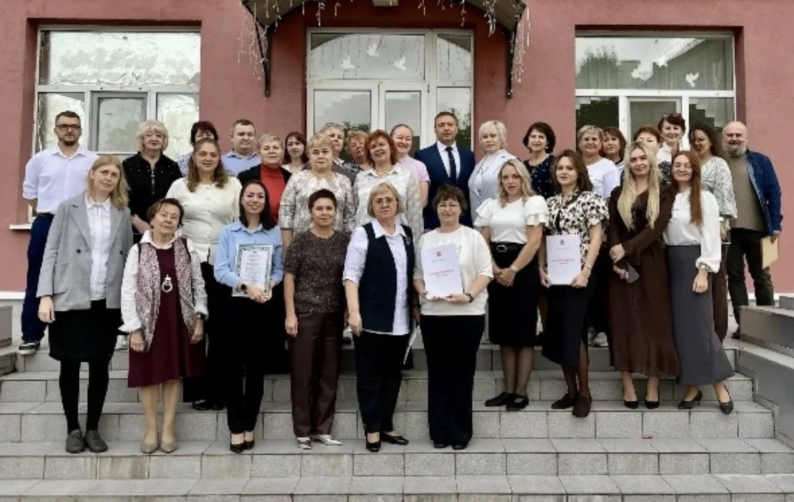 С Днем учителя! 💐🍂Этот праздничный день начался с традиционной торжественной линейки,...