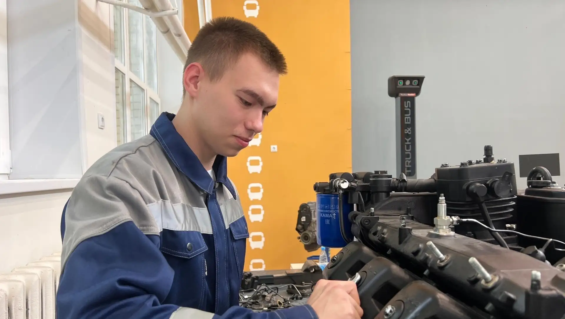 Тиде шуматкечын, 17 октябрьыште, Марий Элыште колледж да техникумлаште почмо омса кече ...