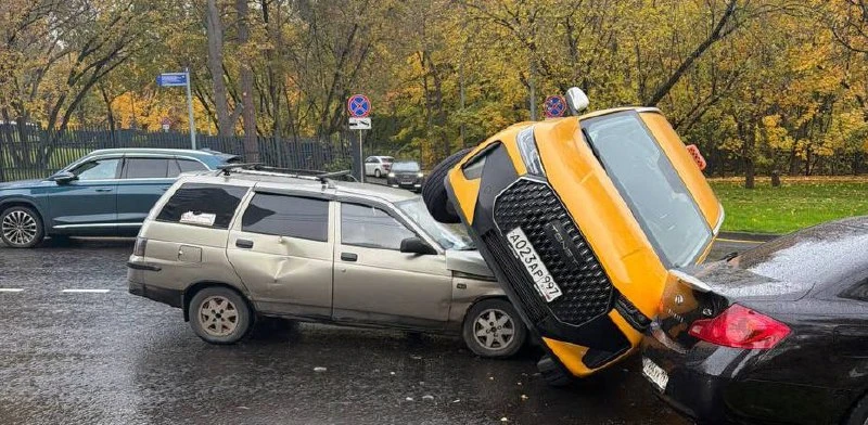 🚨 На Багрицкого случилось ДТП