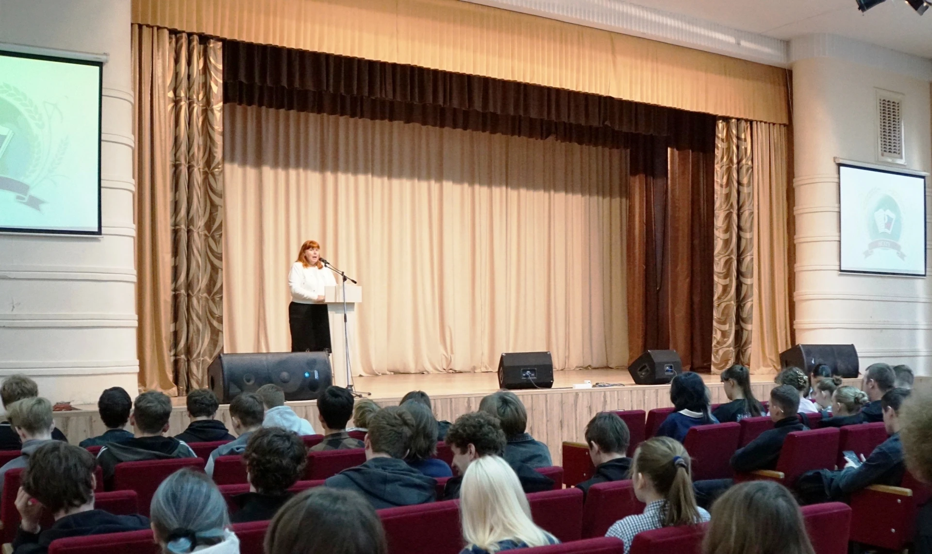 Для первокурсников НГАТУ провели инструктаж по действиям в чрезвычайных ситуациях