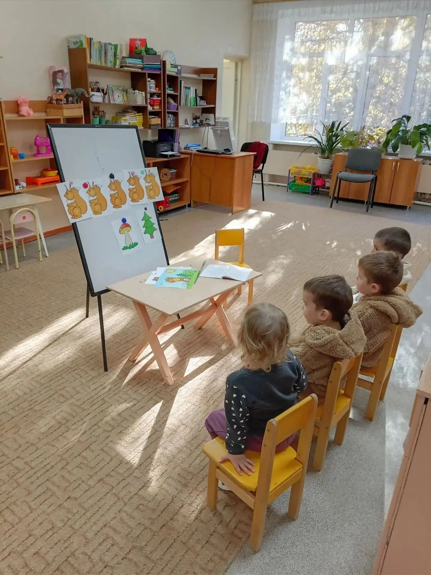 Занятие по ФЭМП в младшей группе "Золотая рыбка"