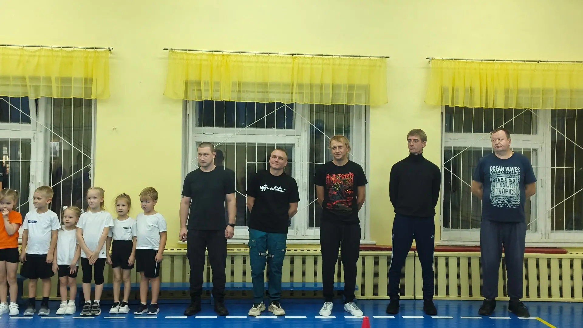 Сегодня, ребята из групп №5 и №14 вместе с папами приняли участие в спортивных эстафета...
