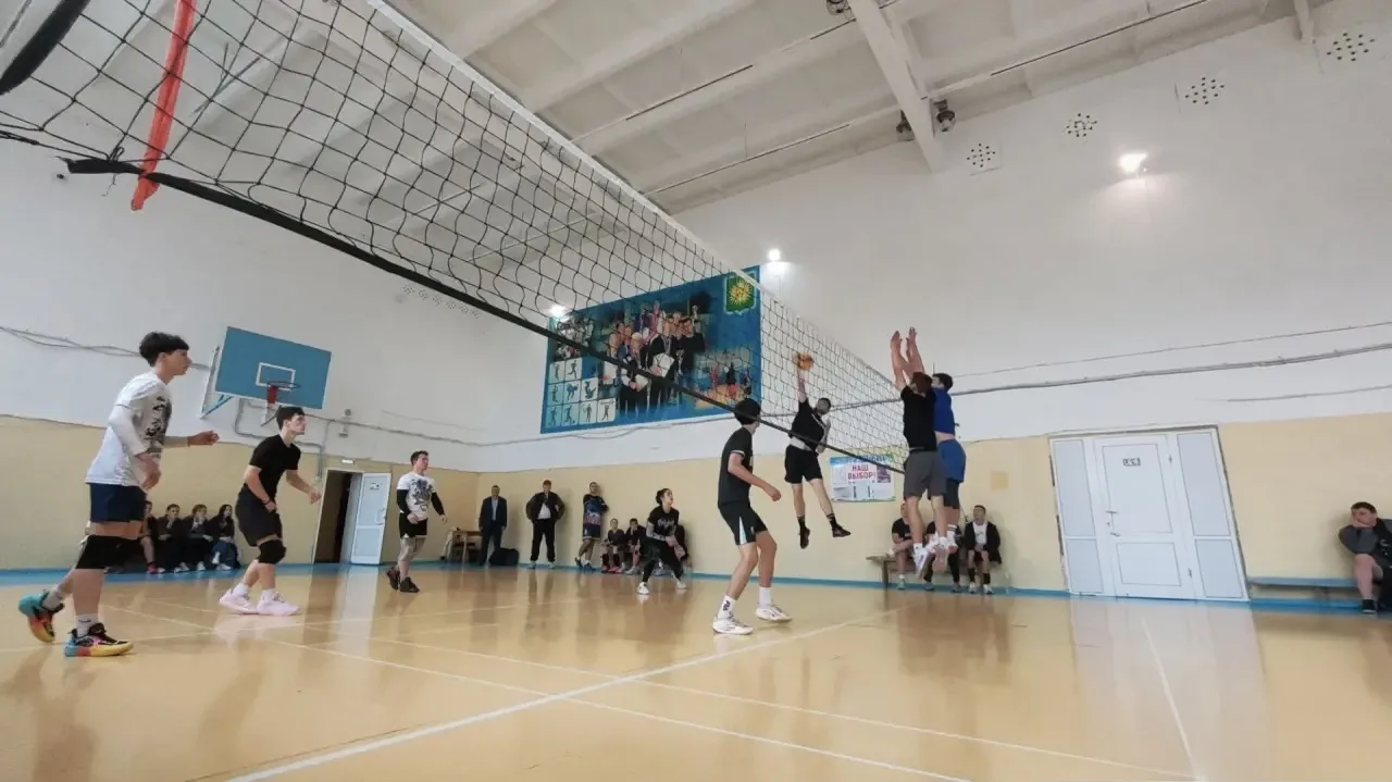 🏐В Анучино стартовал волейбольный турнир