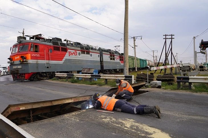 В Волгоградской области с 12 по 15 октября будет временно закрыт железнодорожный переез...