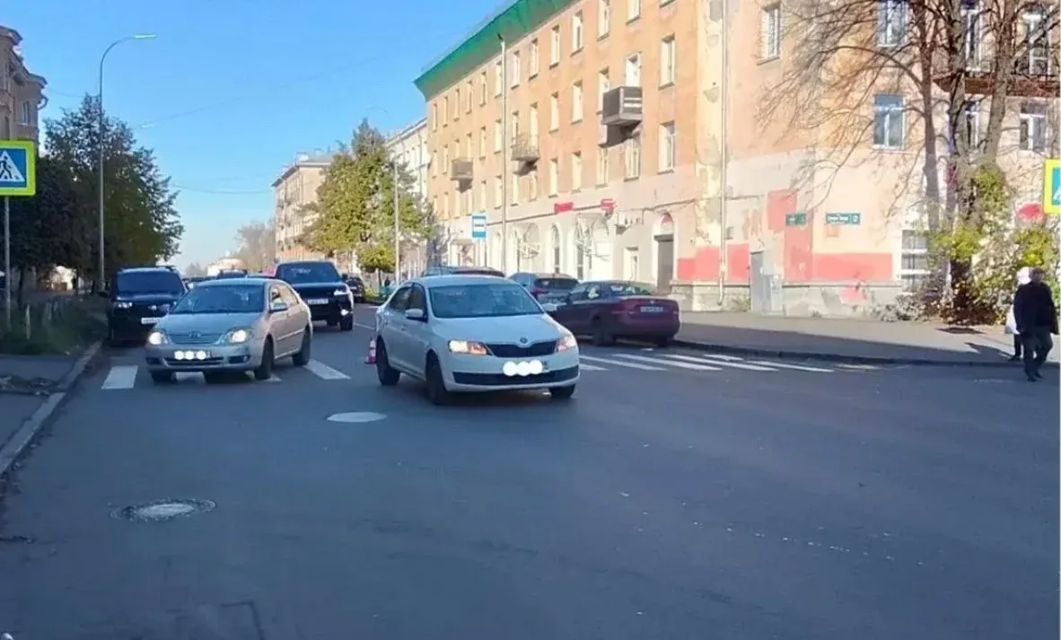 Водитель Skoda сбил 74-летнюю петрозаводчанку на переходе в центре города
