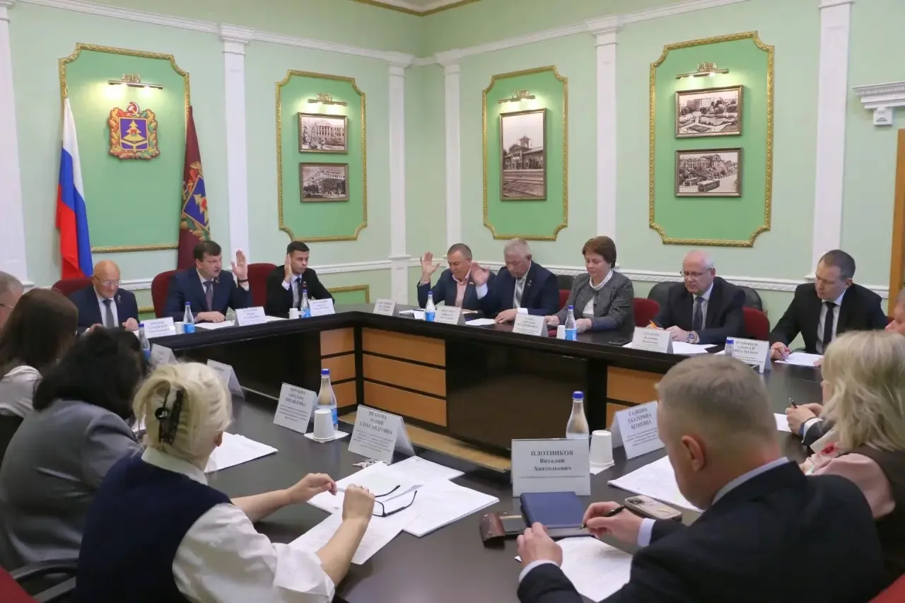 ✅ Провёл очередное заседание комитета Брянской областной Думы по ЖКХ, дорожному строите...