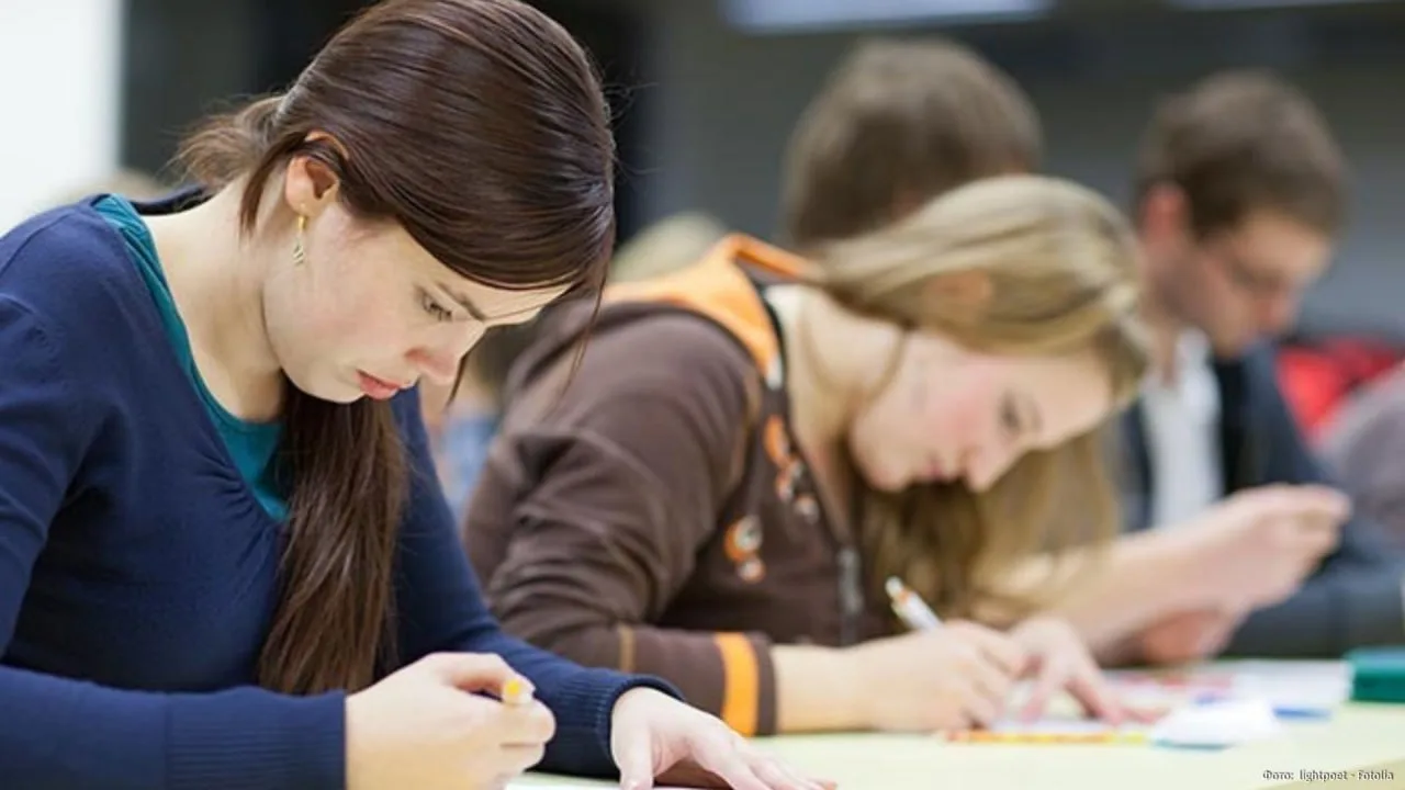 Украинский язык могут включить в выпускные экзамены Abitur в Гамбурге, передаёт немецки...