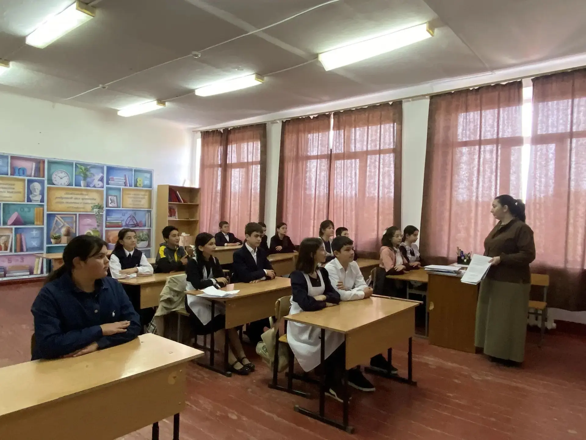 В 7 классе проведено внеурочное занятие "Разговоры о важном" на тему: "Безопасность в с...