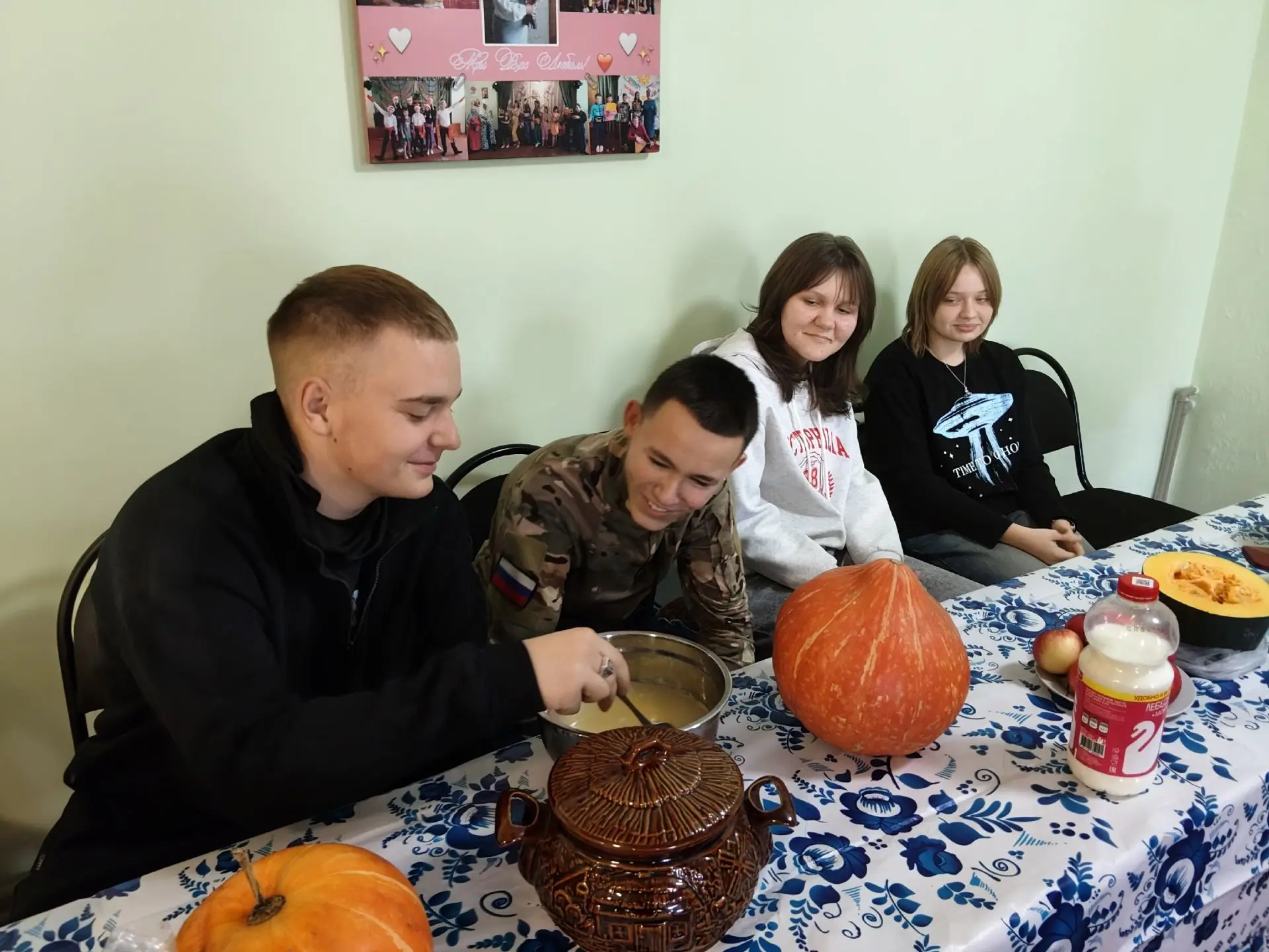 В Русановском СДК прошел познавательный праздник, посвященный Международному дню каши. ...