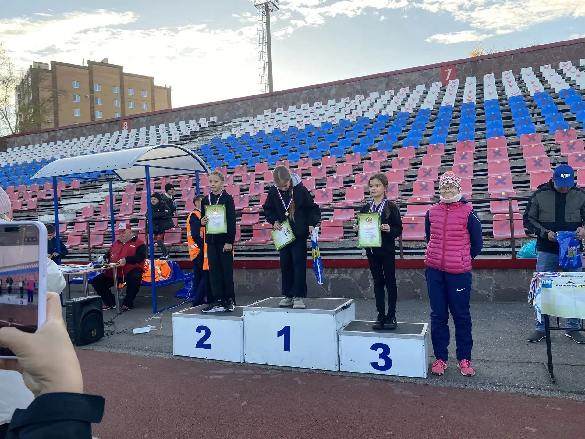 Легкоатлеты спортивной школы с.Мишкино под руководством старшего тренера-преподавателя ...