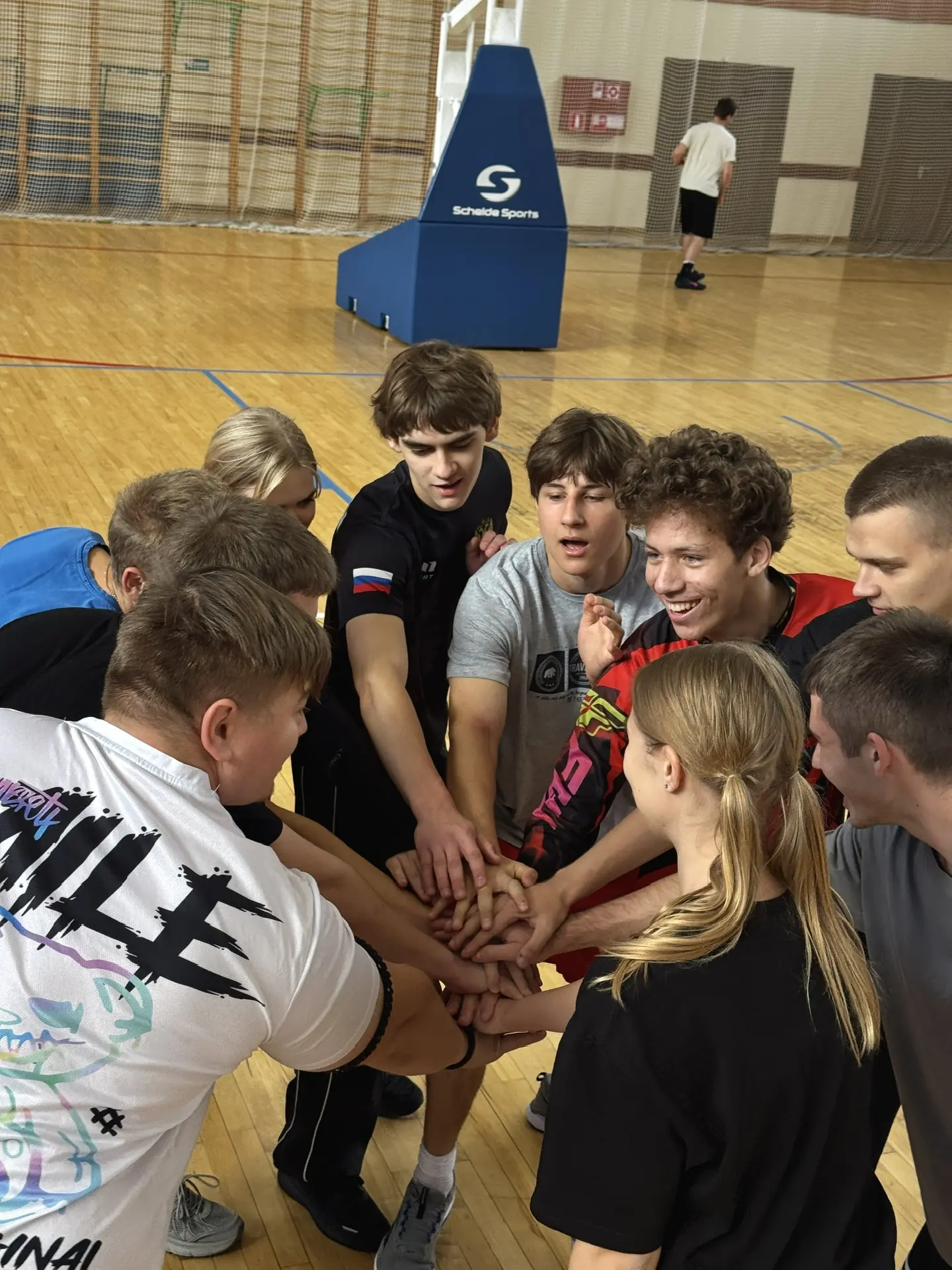 В филиале ВГТУ завершились соревнования по волейболу среди сборных команд студентов. Ма...