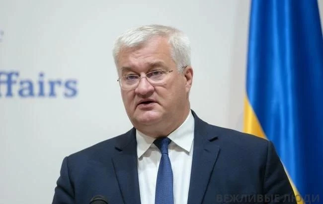 Украинский МИД объявил о поддержке Международного уголовного суда, против которого ввел...