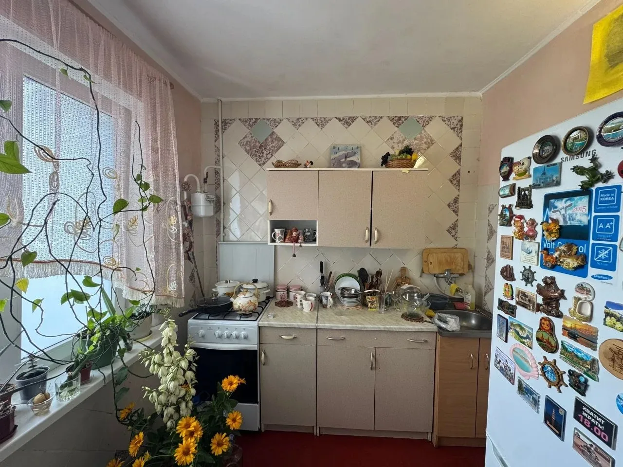Продам 3-комнатную квартиру в Луганске на  кв. Гагарина