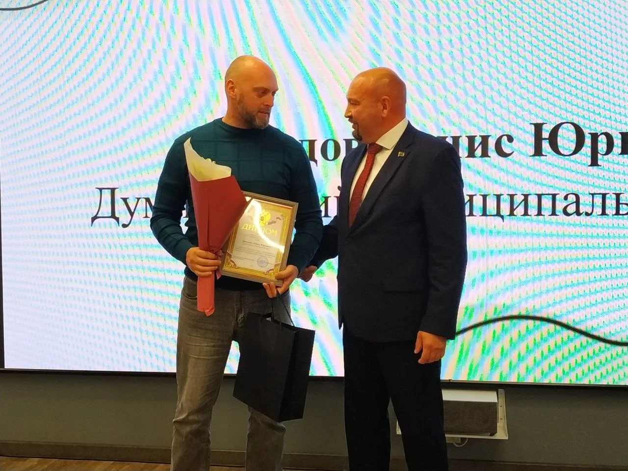 Сегодня поздравил людей, которые так же близки нам, как наши мамы – отцов. В это воскре...