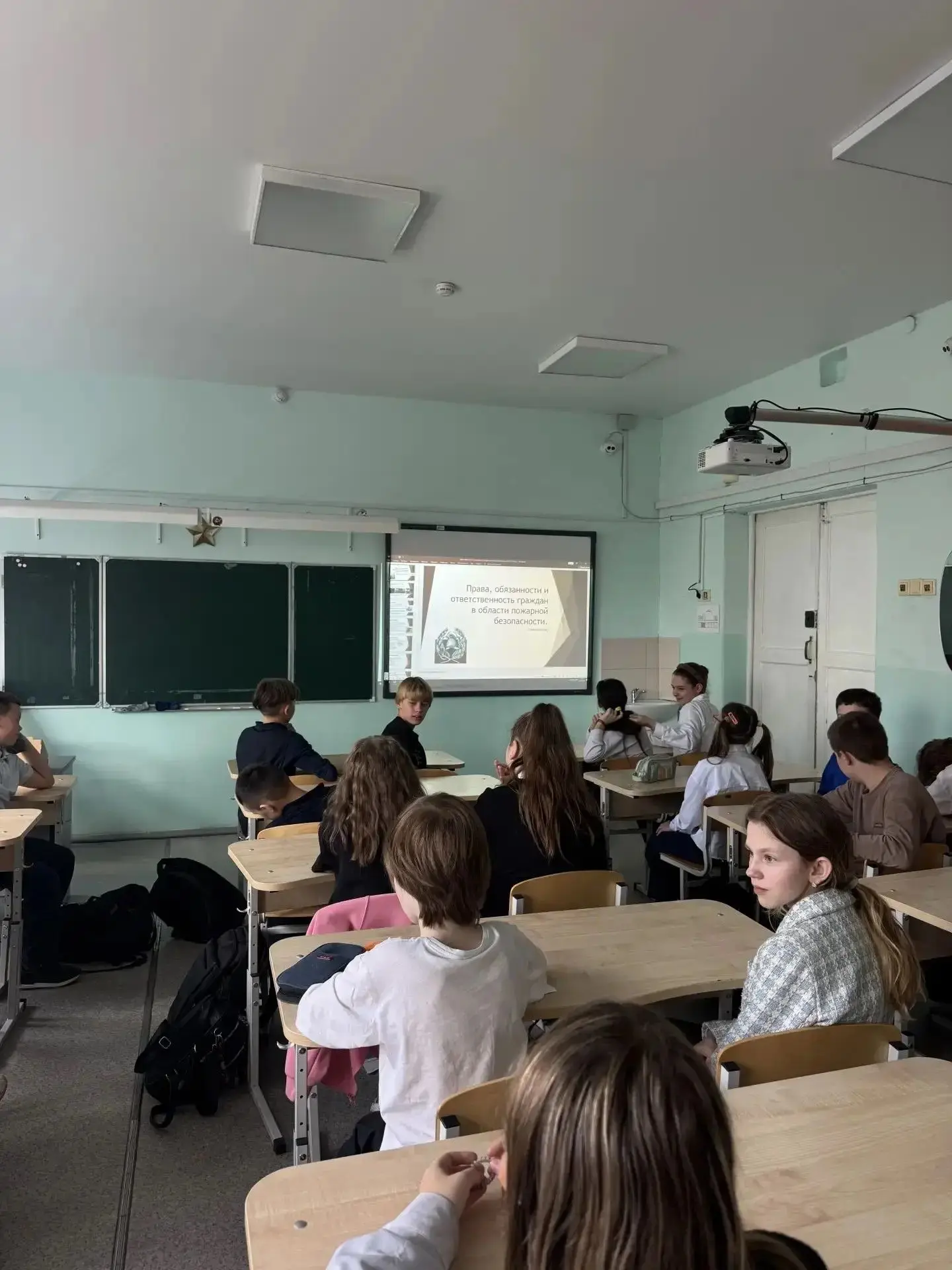 🚒 Месячник гражданской обороны: пожарная безопасность в школе №17!