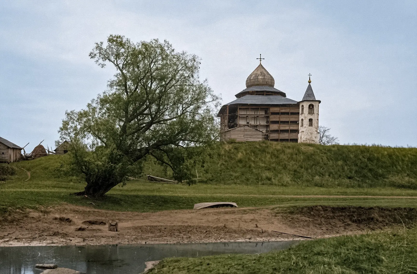 Церковь Спаса на Нередице в процессе реставрационных работ. Новгородская губерния, 1903...