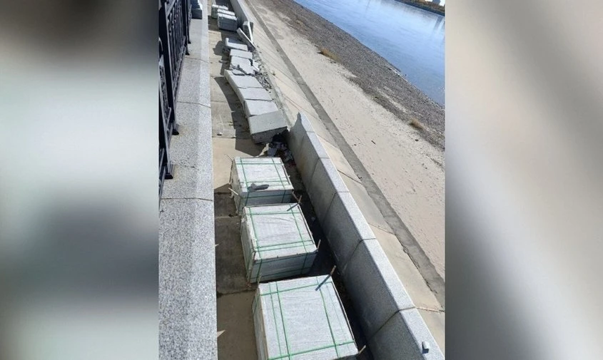 ⛴ В Благовещенске готовят к ремонту участок набережной Амура, куда в июле врезалась кит...