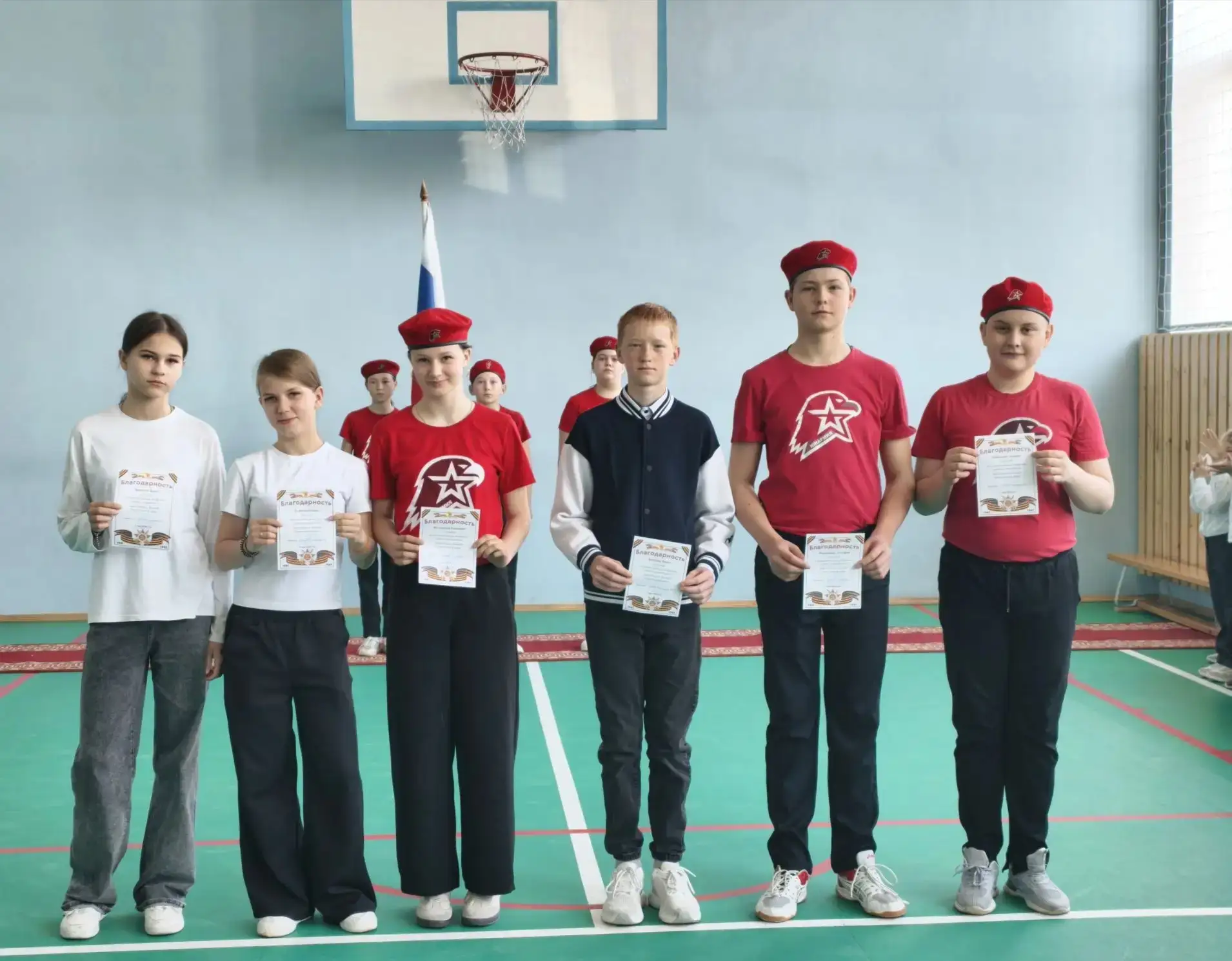🇷🇺 4 мая понедельник. Традиционная торжественная линейка. Вынос Флага РФ🇷🇺
