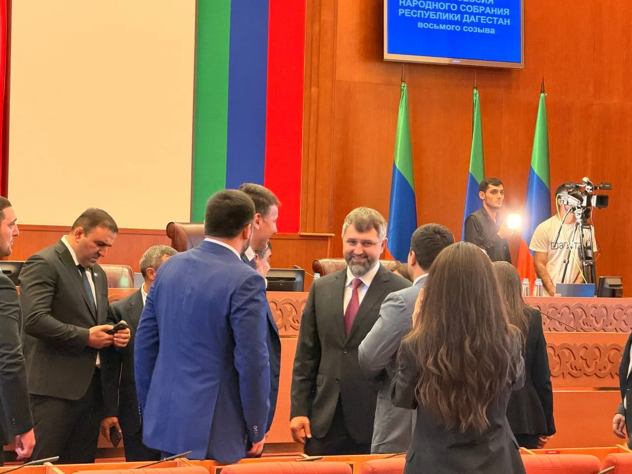 В начало сессия задерживается