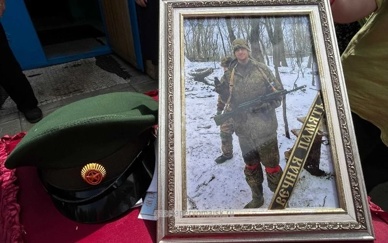 Маме и дочери участника СВО из Первомайского округа вручили орден Мужества