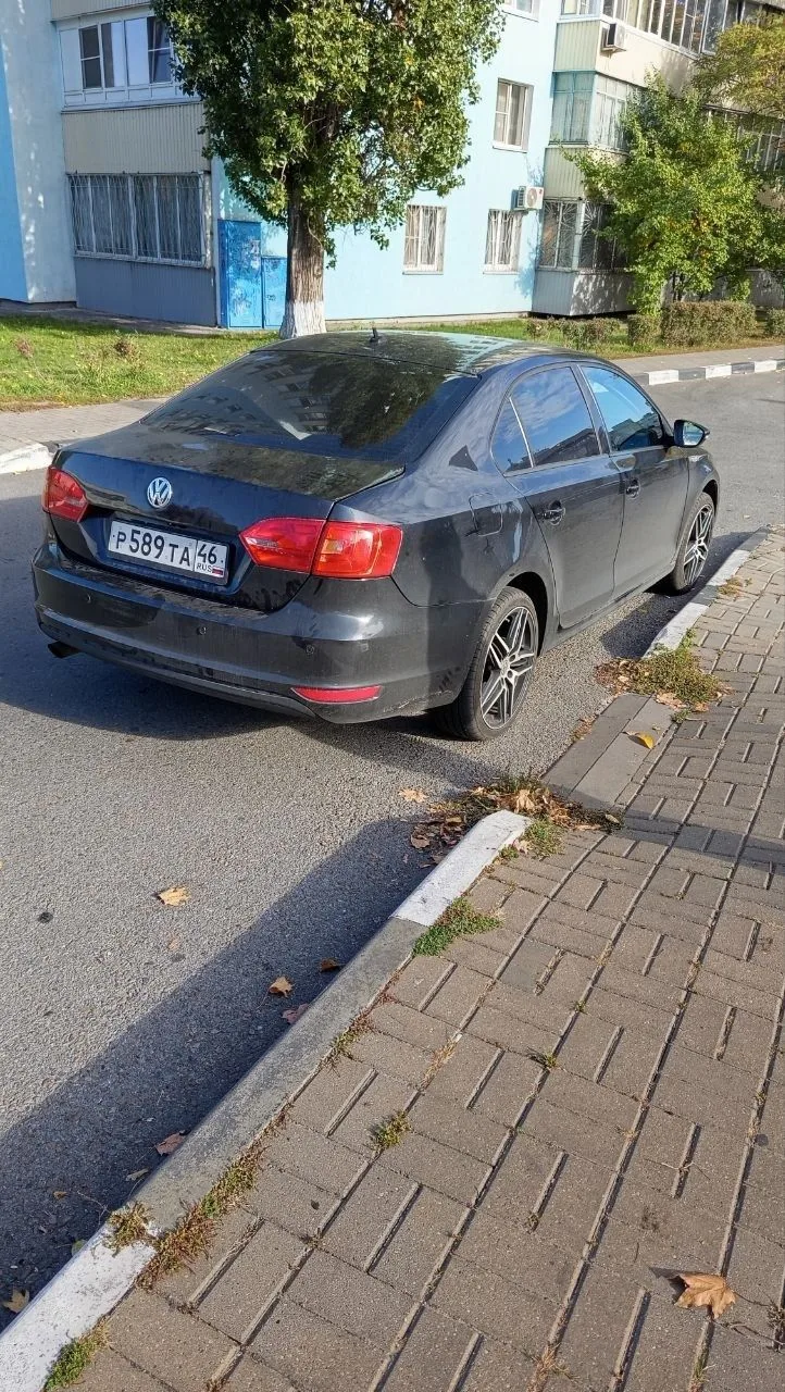 🚙 Очередной пример непродуманной парковки в Старом Осколе