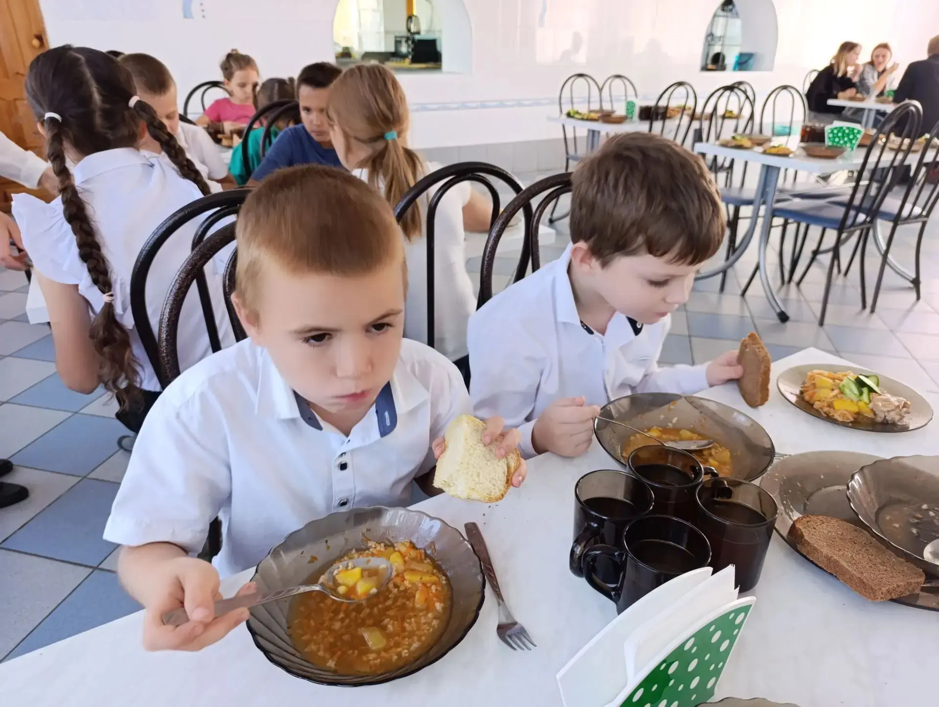 🍲🥛🥣🍽 В 1-4 классах проведен классный час «Правила поведения в столовой».