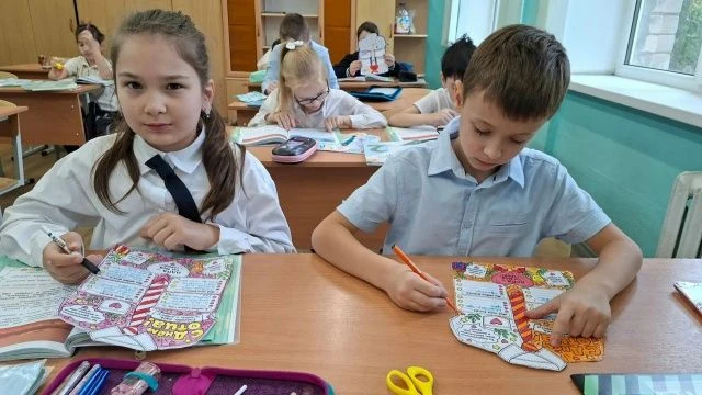 День отца: трогательная акция от учеников младших классов гимназии № 95! **