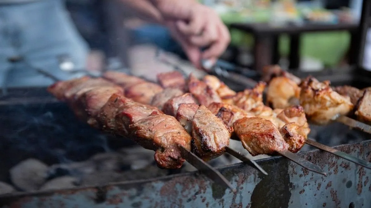 🥩 Потребление мяса в России достигло рекордных 83 кг на человека.