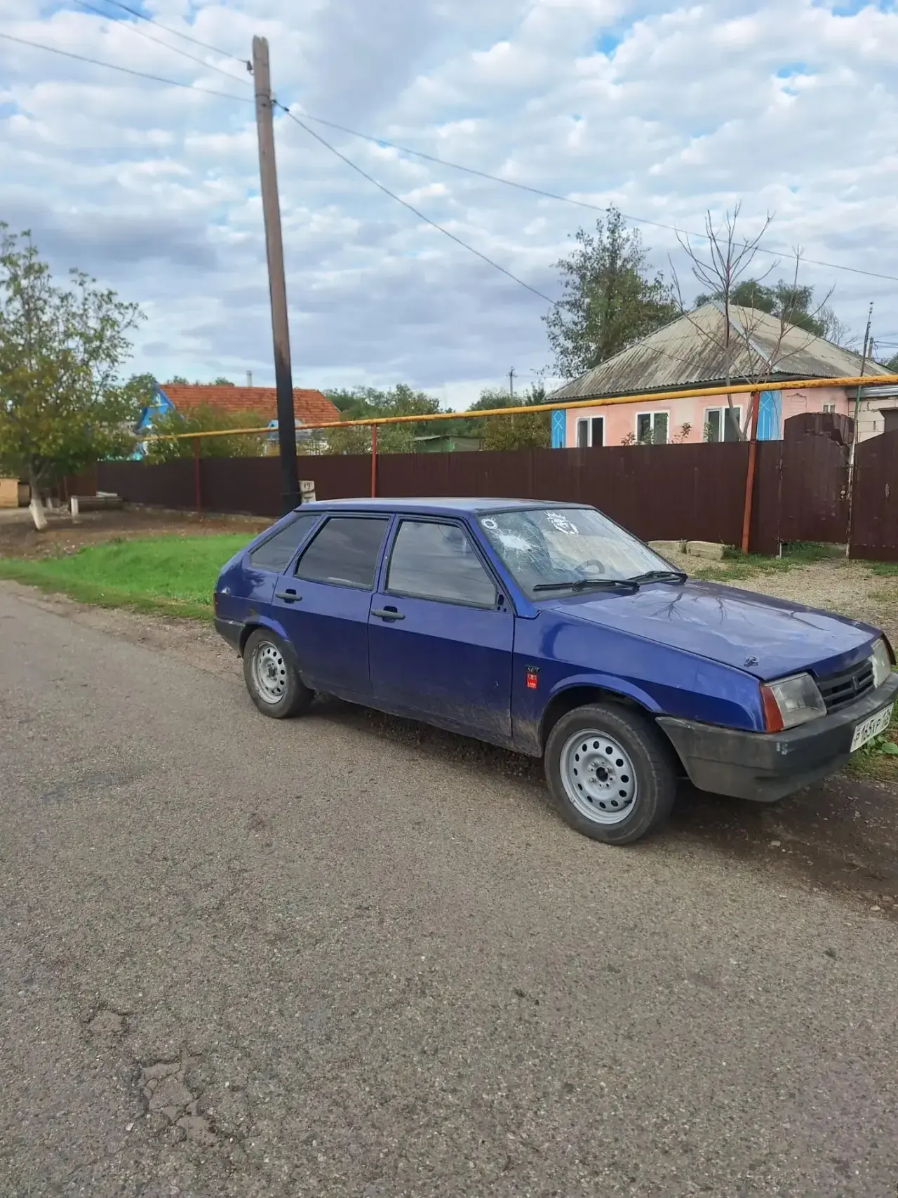 Продам или обменяю два автомобиля ваз 2110 2002г и ваз 2109 2002г много вложено и еще н...