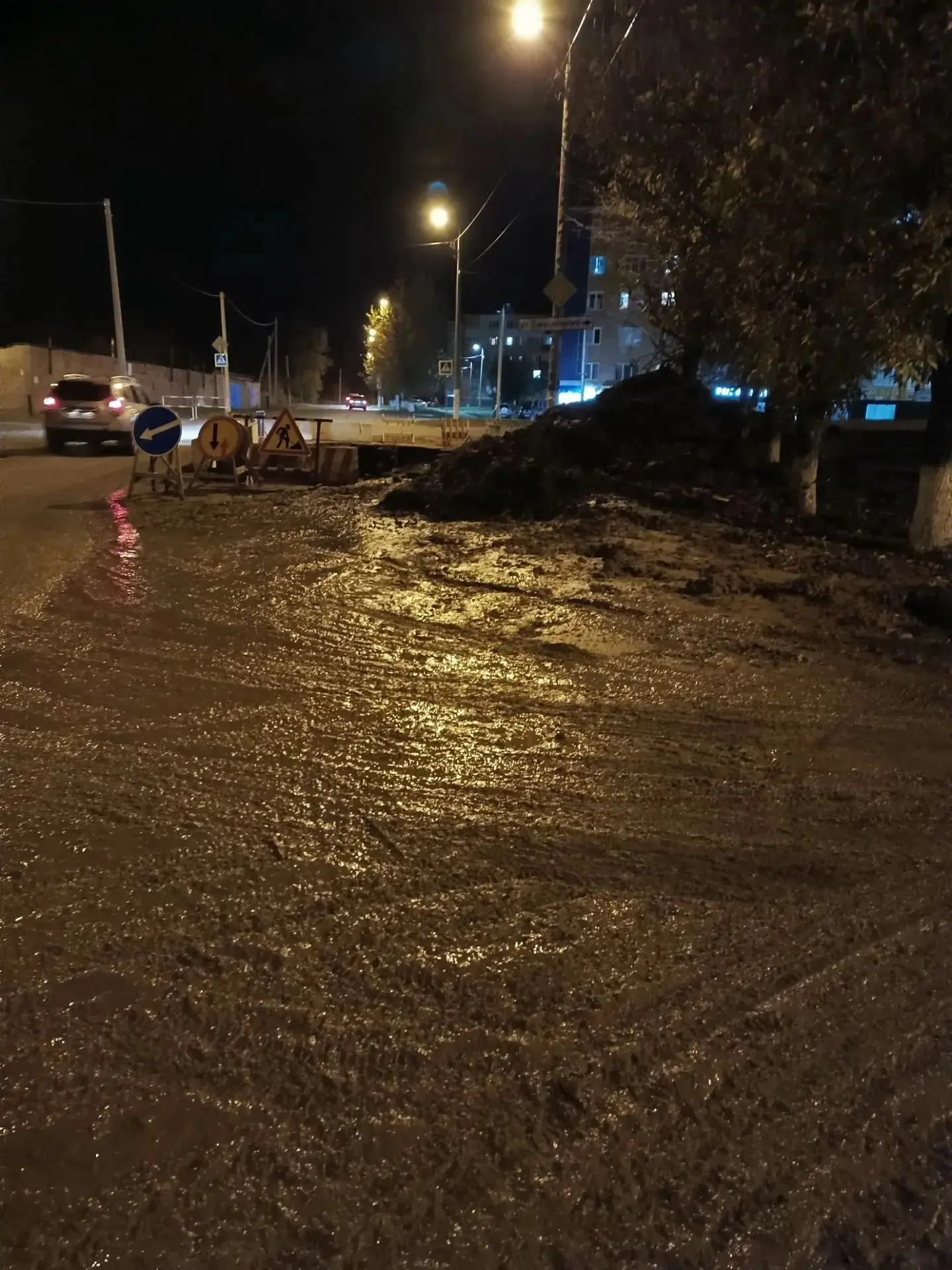 На Окружной опять прорвало трубы, уже не первый раз за этот год.