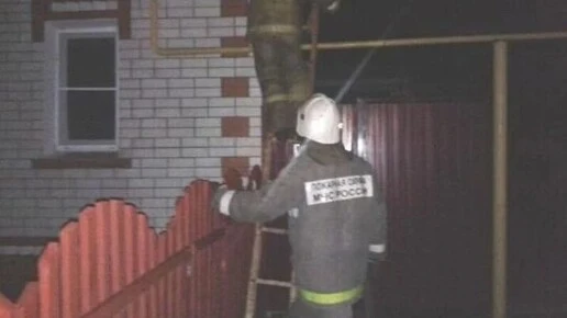 Частный дом внезапно вспыхнул в воронежском селе