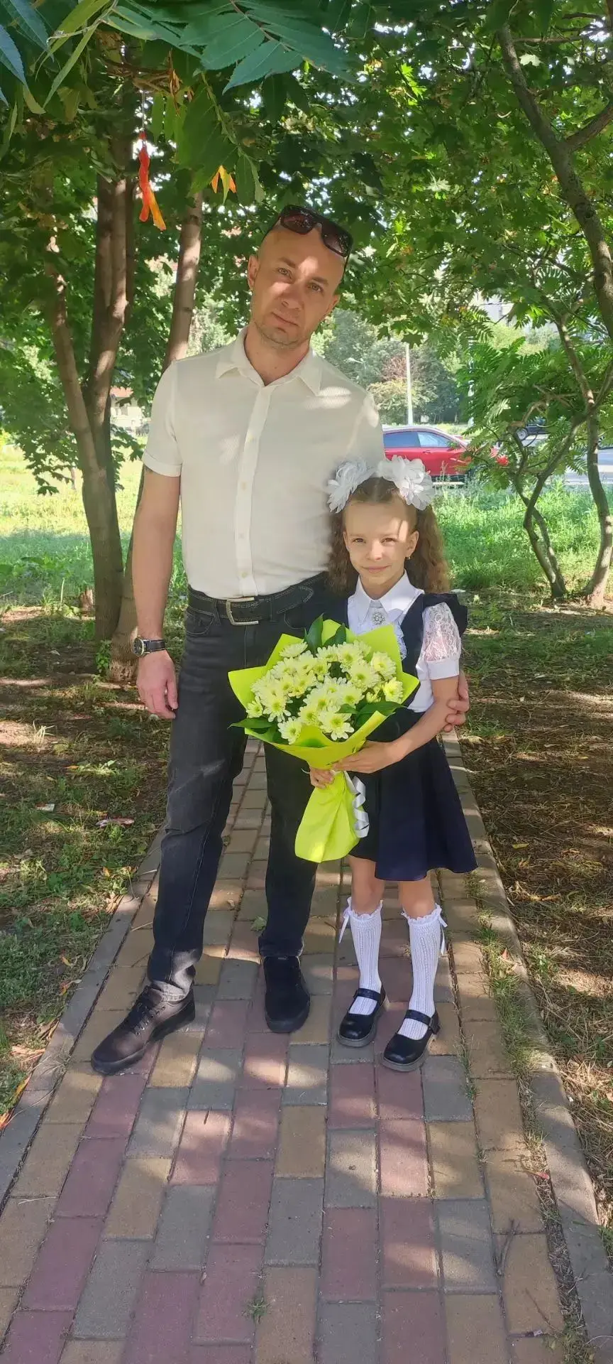 Дуюнова Мария, ученица 2а класса, поздравляет своего папу Андрея Евгеньевича с наступаю...
