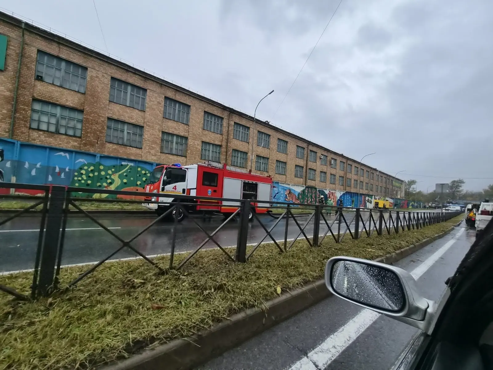 ❗️В сторону Зеленого острова сейчас лучше не ехать. Тут перекрыто движение, пытаются от...