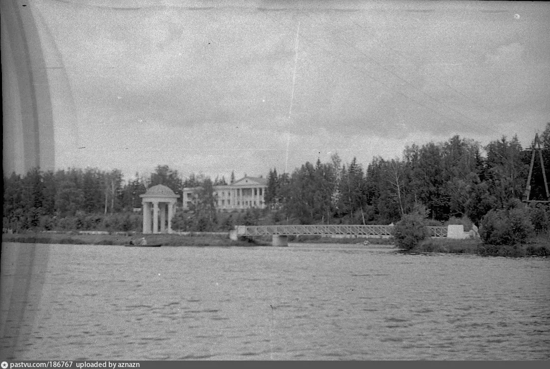 Река Десна у дома отдыха _Красная Пахра_