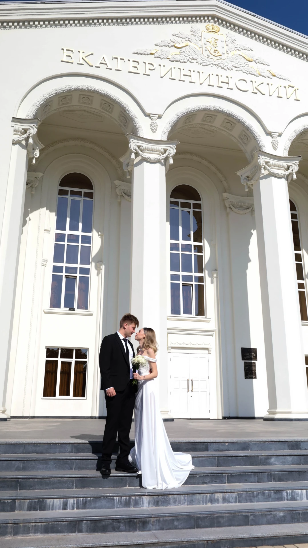 Тайна смокинга раскрыта: наш Миша женился! 💍✨