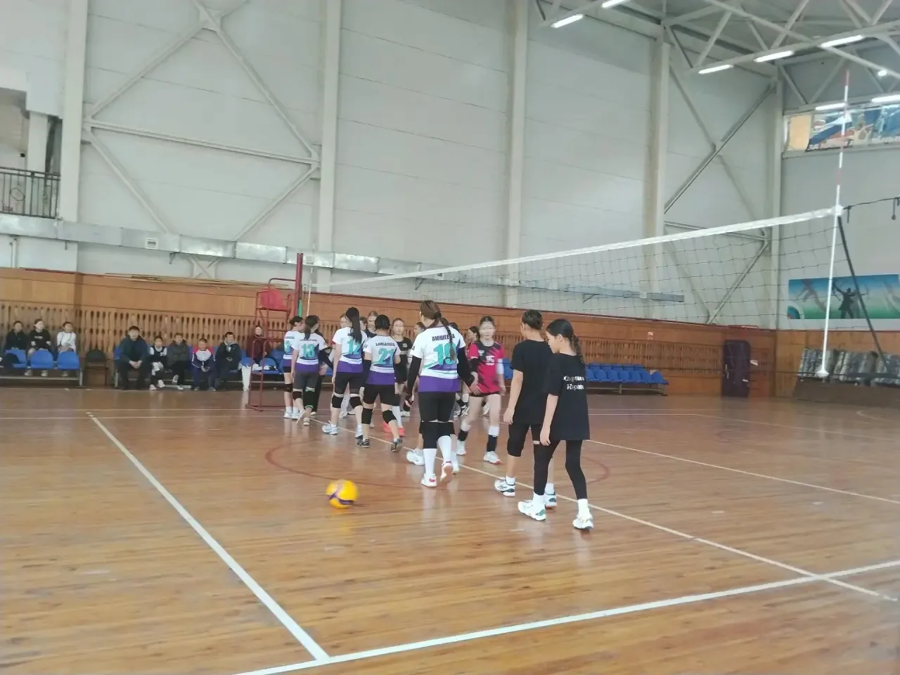 🏐 Волейбол: первый серьёзный опыт для наших юных спортсменок