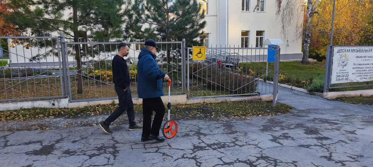 Морозное утро среды начинаем со специалистом ДЭУ по вопросу оценки планов благоустройст...