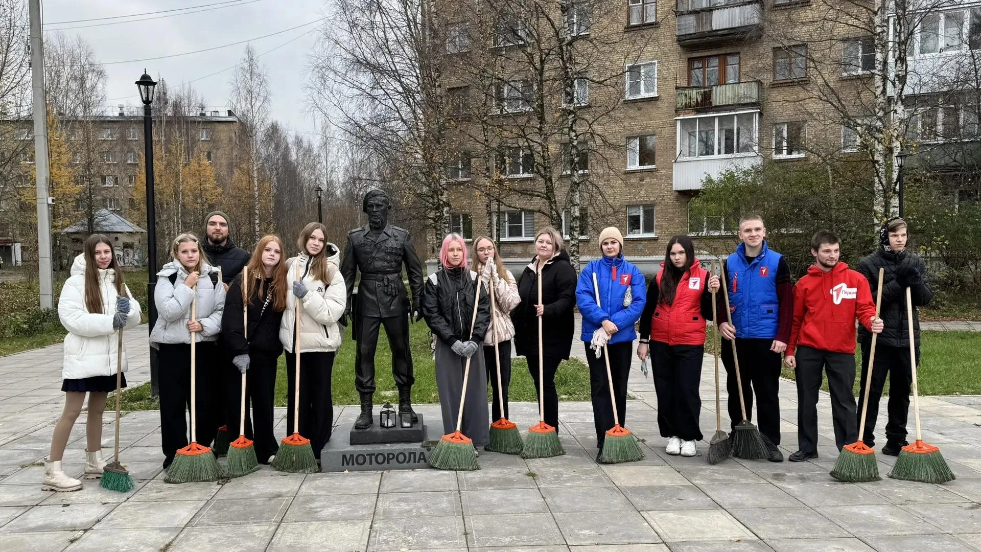 Ухтинская молодёжь продолжает акцию «Наследники героев».