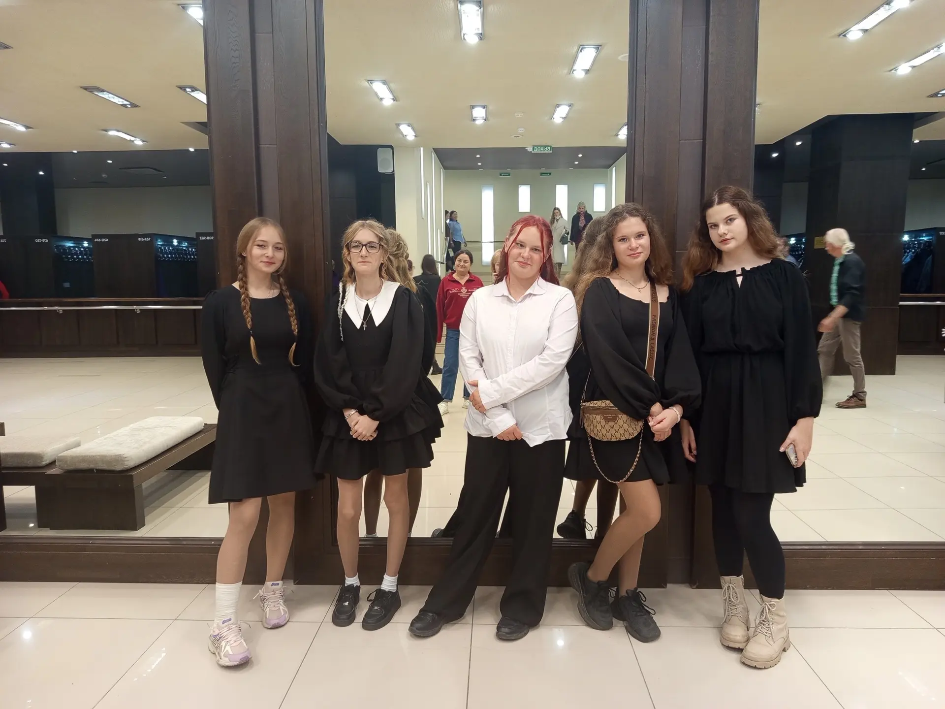 🌸2 октября для учащихся 8 «А» и 8 «В» классов стало по-настоящему праздничным днём. Ре...