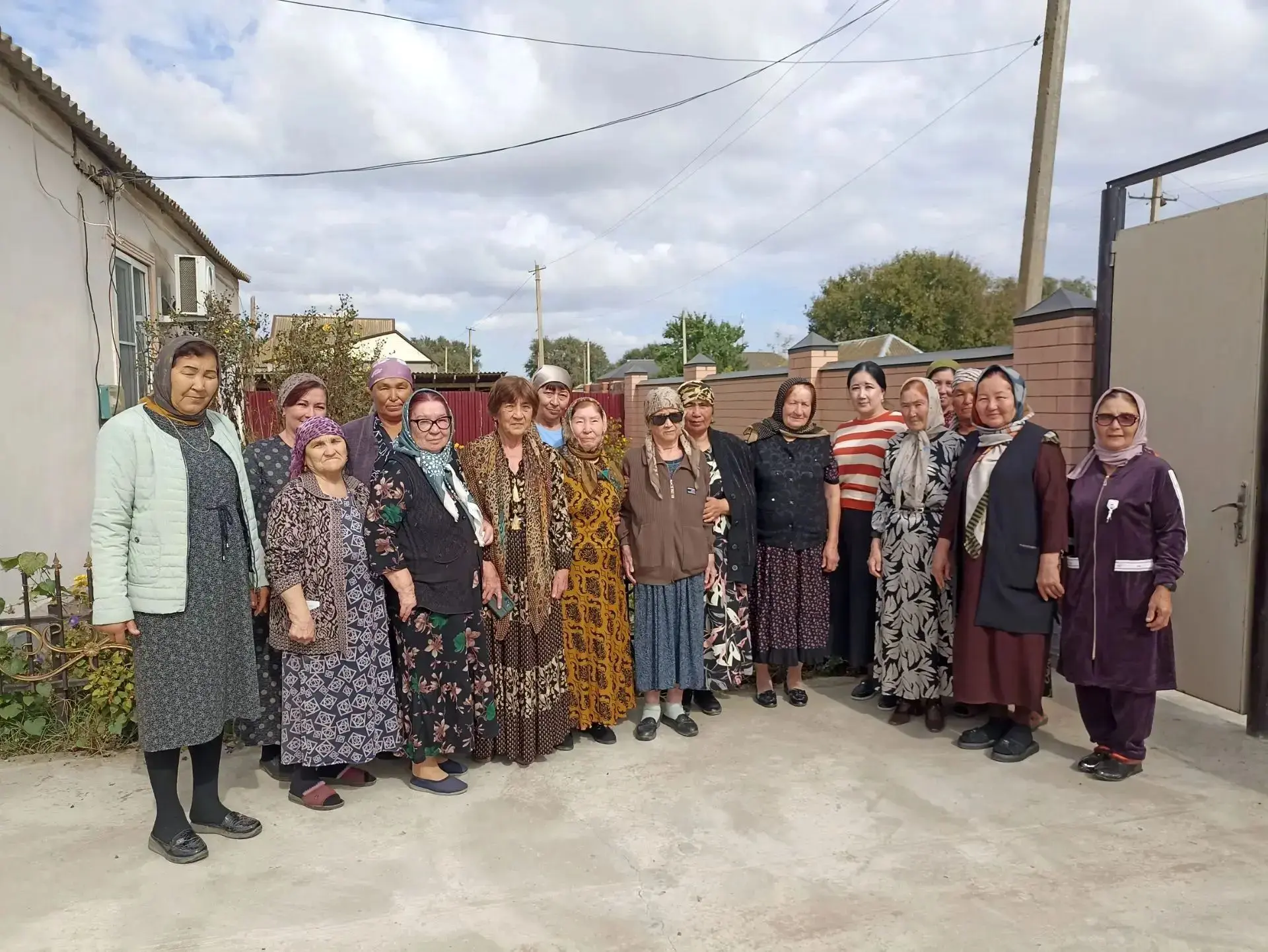 День Пожилого человека бывает раз в году,но повод проявить участие к людям пожилого воз...