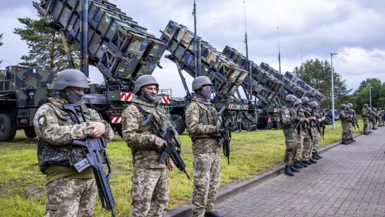 У Украины закончились ракеты для американских систем ПВО Patriot, сообщает CNN.